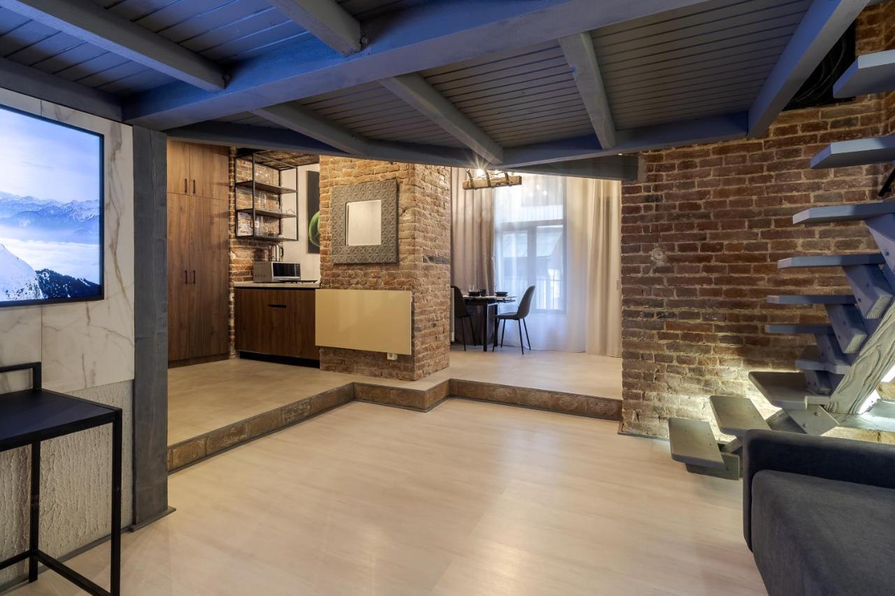 Lesi Apartment With Terrace ลวีฟ ภายนอก รูปภาพ