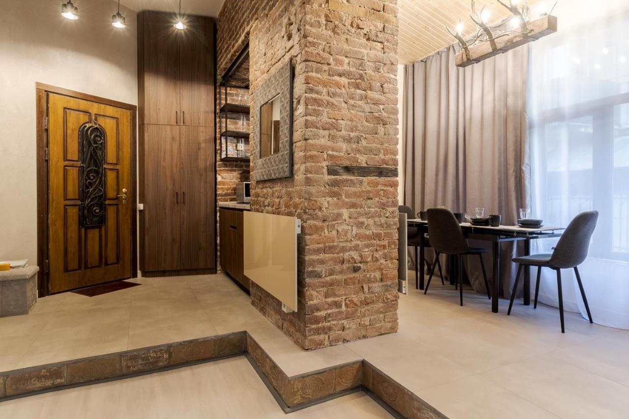 Lesi Apartment With Terrace ลวีฟ ภายนอก รูปภาพ