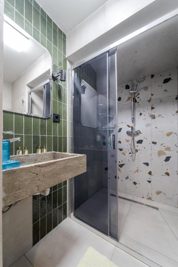 Lesi Apartment With Terrace ลวีฟ ภายนอก รูปภาพ